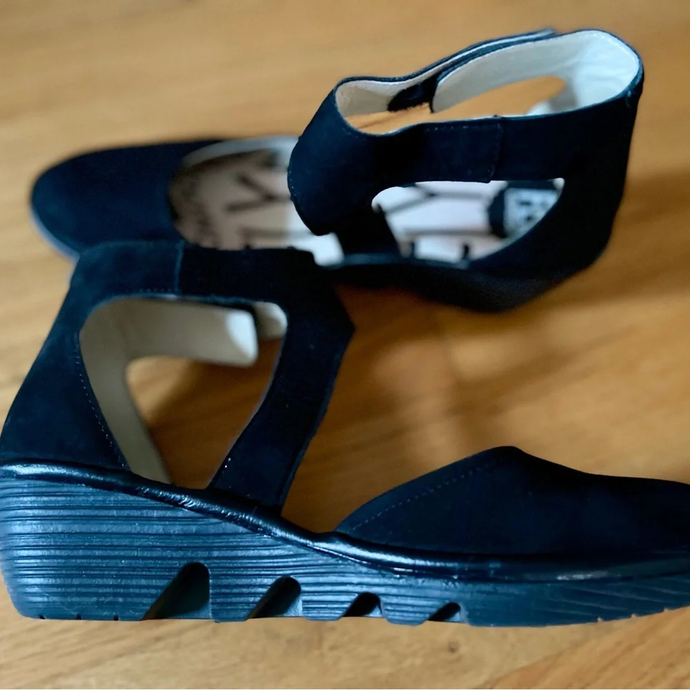 FLY LONDON PIA T Cupido/Mousse Black ankle strap shoe, women’s size 39 - Picture 1 of 10